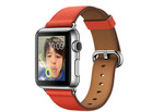 Apple Watch 38 мм, нержавеющая сталь, ремешок красного цвета с классической пряжкой 130–195 мм
